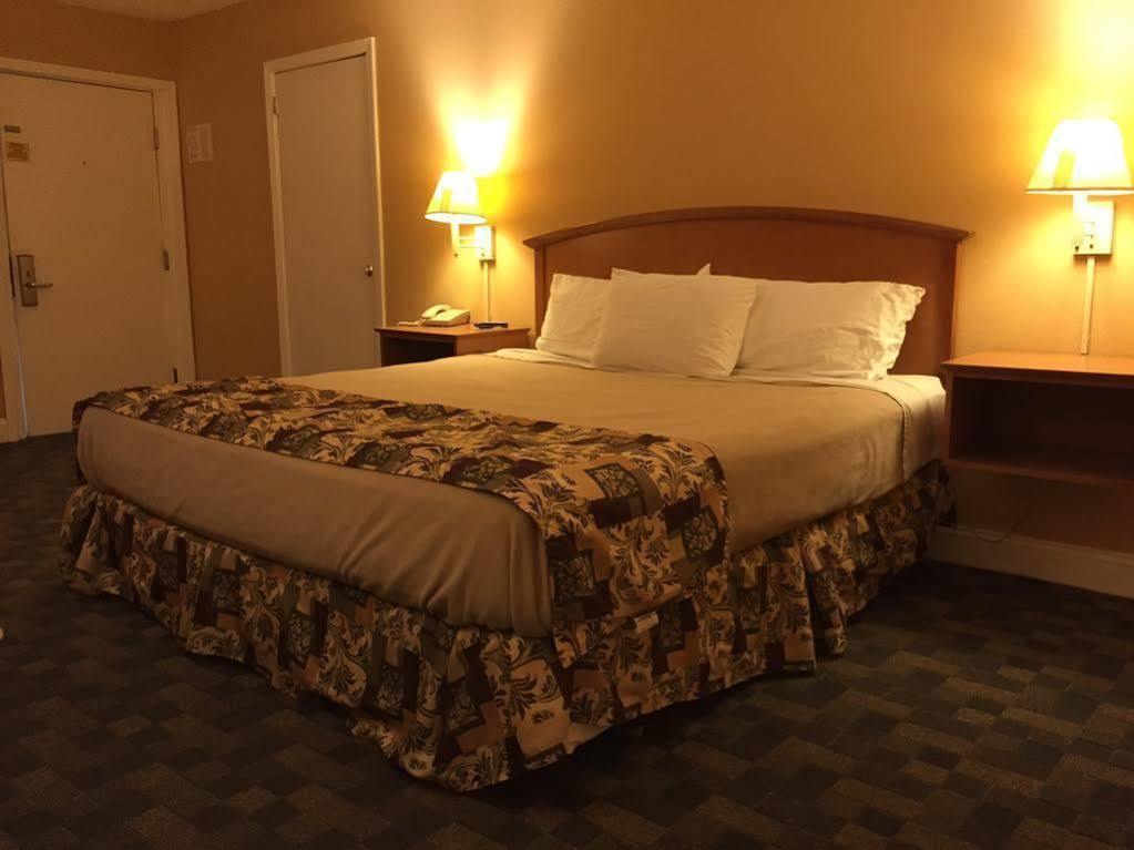 Howard Johnson Florence/ Cincinnati Area Extérieur photo