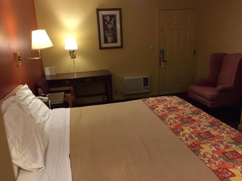 Howard Johnson Florence/ Cincinnati Area Extérieur photo